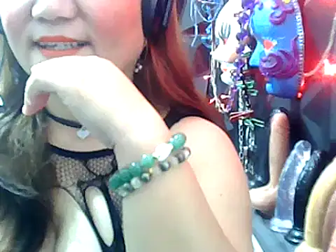 Snapshot of URFUCKINGDOLL chatting on 02/01/25, 06:54 URFUCKINGDOLL online show from 02/01/25, 06:54