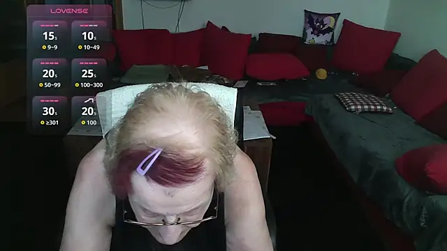 HeisseomaOriginal online show from 11/11/25, 08:03