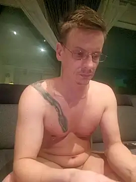 Snapshot of LanaSissy100 chatting on 12/12/24, 08:32 LanaSissy100 online show from 12/12/24, 08:32