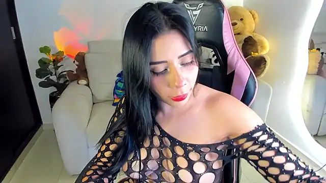 eval lee18 online show from 10/20/25, 02:23