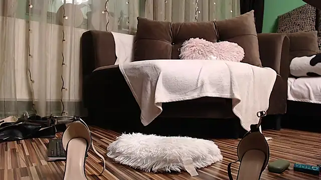 lovingfeetheels online show from 10/13/25, 06:35