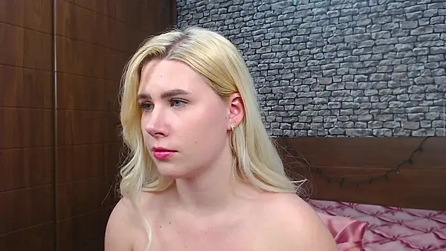 CuteBlondeMe online show from 03/09/25, 08:52