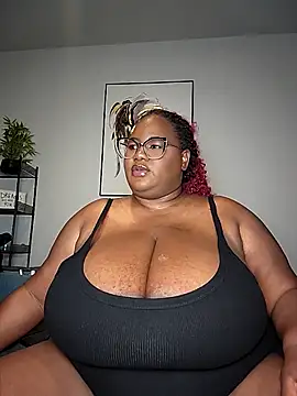 SexyHugeblackTitties online show from 12/16/25, 03:00