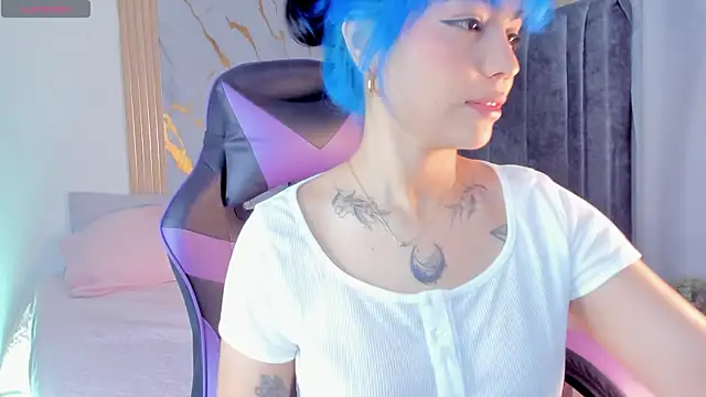 Snapshot of CIEL-DOUCE chatting on 12/21/25, 04:41 CIEL-DOUCE online show from 12/21/25, 04:41