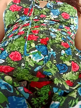 ValeriaSantos- online show from 09/18/25, 12:29