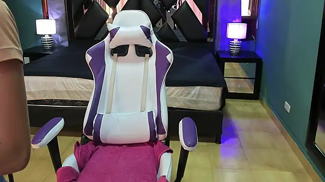 Linda4Petite online show from 02/21/25, 06:04