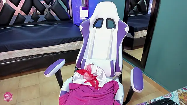 Linda4Petite online show from 03/10/25, 09:40