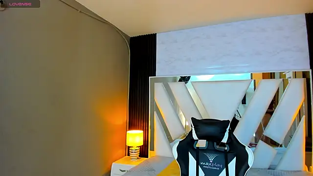 Linda4Petite online show from 09/28/25, 01:27