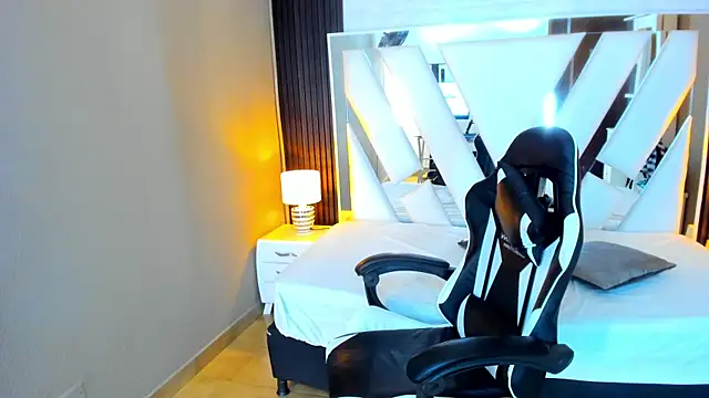 Linda4Petite online show from 11/10/25, 06:07