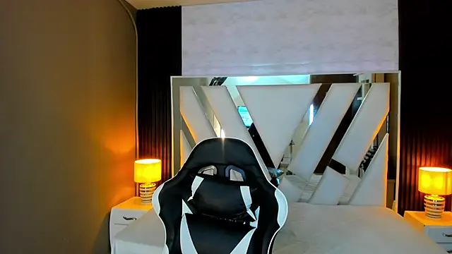 Linda4Petite online show from 11/14/25, 06:17