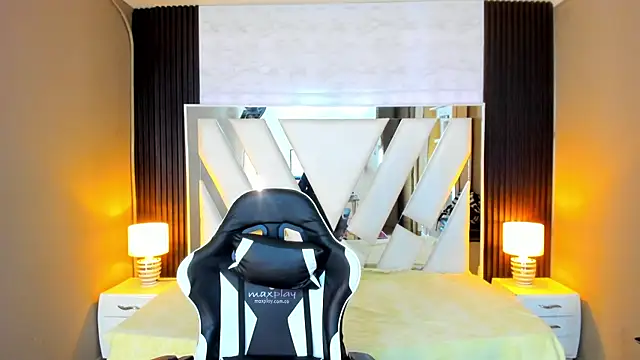 Linda4Petite online show from 11/28/25, 06:54