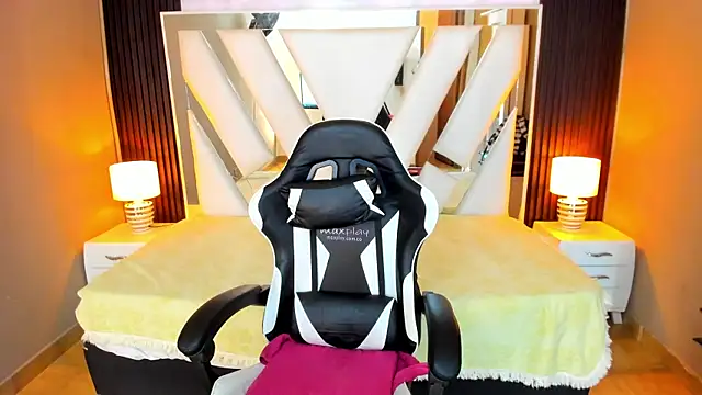 Linda4Petite online show from 12/03/25, 06:28