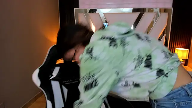 Linda4Petite online show from 02/22/26, 01:42