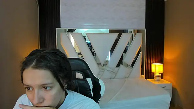 Linda4Petite online show from 03/29/26, 01:33