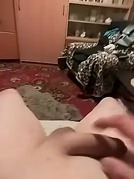 Robertino21cm online show from 12/15/25, 09:41