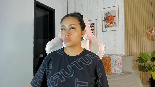 CameronCollins  online show from 12/18/25, 08:37