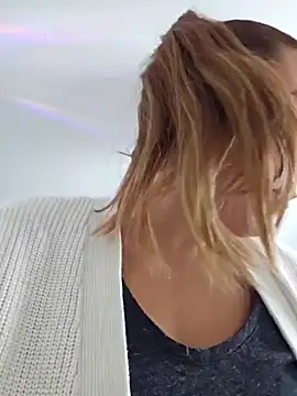 Ellie-L-Elizabeth online show from 01/10/25, 04:20