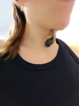 Ellie-L-Elizabeth online show from 02/03/25, 05:14