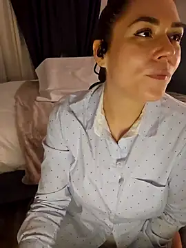 Ellie-L-Elizabeth online show from 02/05/25, 02:19