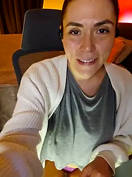 Ellie-L-Elizabeth online show from 02/25/25, 01:20