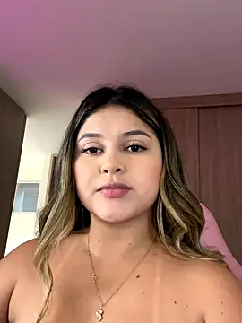 lunablossom  online show from 11/11/25, 10:10