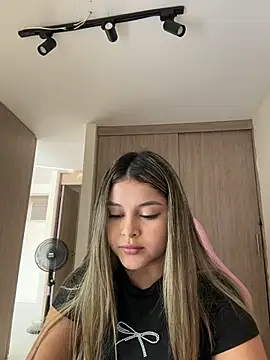 lunablossom  online show from 03/04/26, 08:59