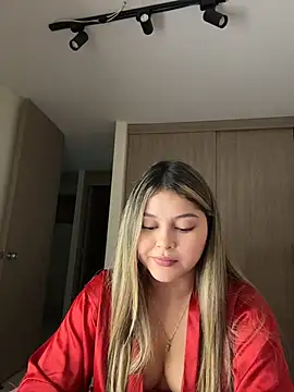 lunablossom  online show from 03/11/26, 11:33