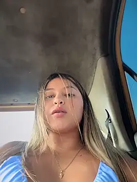 lunablossom  online show from 03/28/26, 09:25