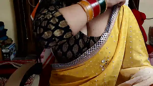 Snapshot of Naughty_Kashish chatting on 12/24/24, 06:00 Naughty Kashish online show from 12/24/24, 06:00