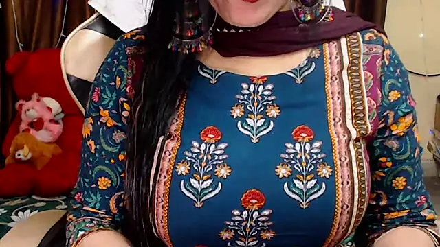 Naughty Kashish online show from 11/12/25, 06:14