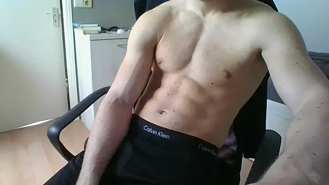 Snapshot of RamonJoosse2002 chatting on 02/24/26, 12:36 RamonJoosse2002 online show from 02/24/26, 12:36