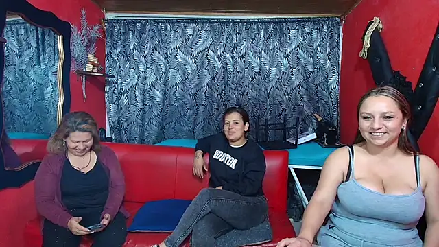 Snapshot of lesbiancuple chatting on 03/07/25, 12:48 lesbiancuple online show from 03/07/25, 12:48