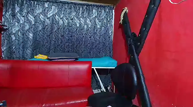 Snapshot of lesbiancuple chatting on 03/11/25, 12:00 lesbiancuple online show from 03/11/25, 12:00