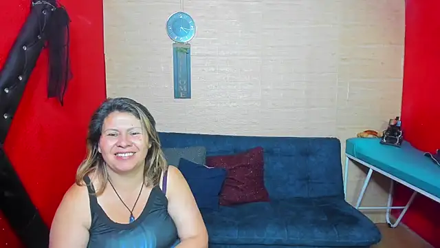 Snapshot of lesbiancuple chatting on 09/12/25, 08:53 lesbiancuple online show from 09/12/25, 08:53