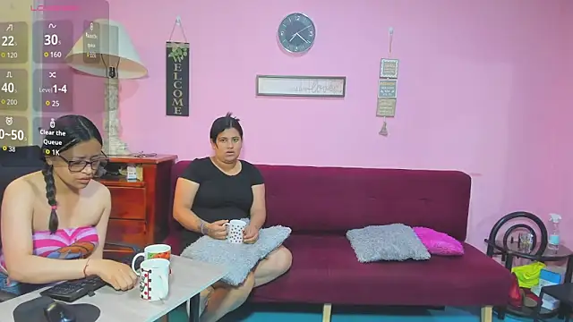 Snapshot of lesbiancuple chatting on 09/22/25, 12:18 lesbiancuple online show from 09/22/25, 12:18