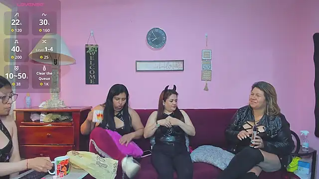 Snapshot of lesbiancuple chatting on 09/23/25, 12:52 lesbiancuple online show from 09/23/25, 12:52