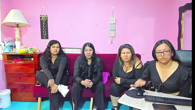 Snapshot of lesbiancuple chatting on 11/14/25, 01:54 lesbiancuple online show from 11/14/25, 01:54