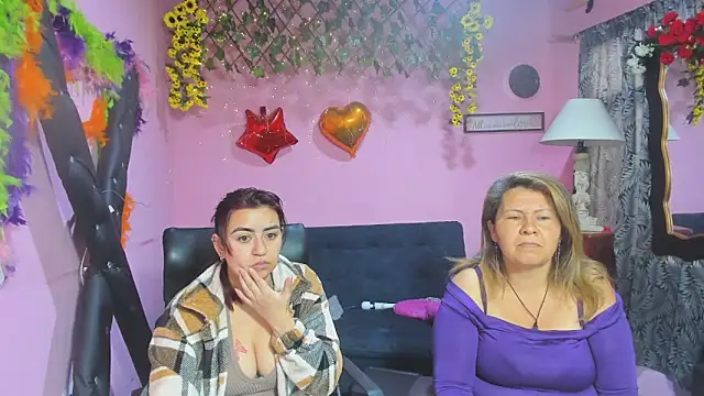 lesbiancuple online show from 03/03/26, 12:00