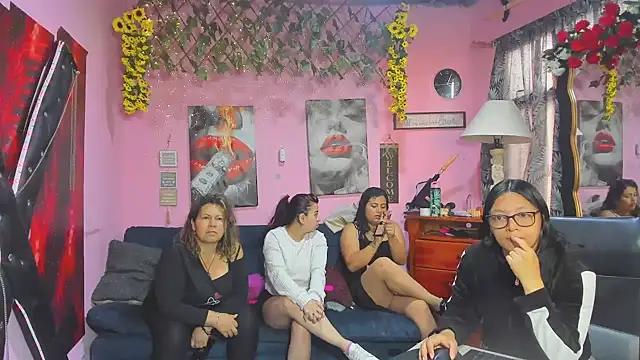 lesbiancuple online show from 04/18/26, 12:20