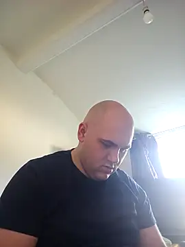 mario890605 online show from 03/10/25, 08:37