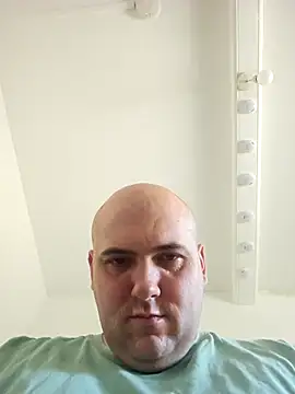 mario890605 online show from 09/26/25, 10:19