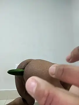 Rafael24445473 online show from 11/22/25, 05:56