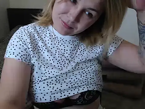 Snapshot of leeilawow chatting on 05/26/26, 06:20 leeilawow online show from 05/26/26, 06:20