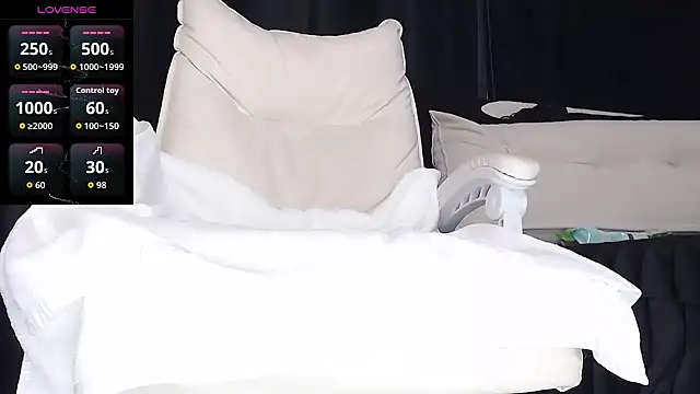 qianqian  online show from 11/28/25, 10:51