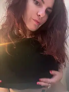 LunaMoongirl online show from 12/16/24, 04:05