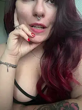 LunaMoongirl online show from 12/19/24, 03:41