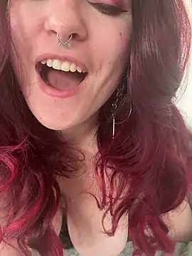 LunaMoongirl online show from 12/20/24, 01:22