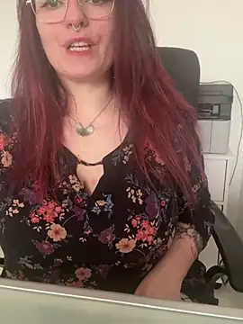 LunaMoongirl online show from 02/24/25, 04:04