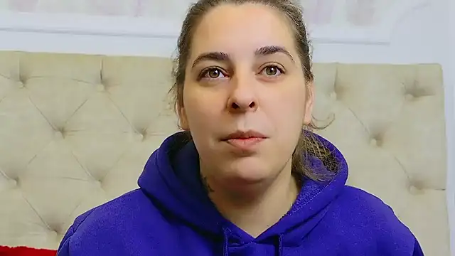 KarinaNoir online show from 02/09/25, 05:19