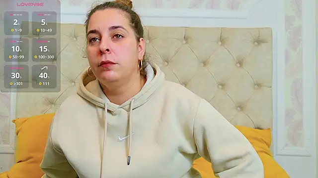 KarinaNoir online show from 11/06/25, 03:40